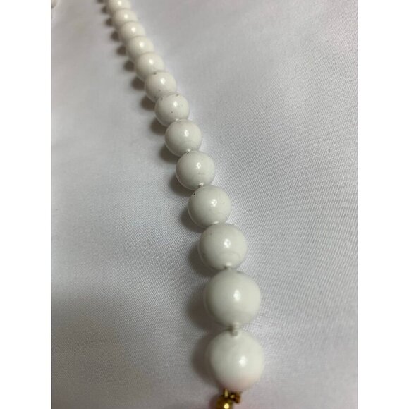 Vintage Red Cream Enameled Medallion Necklace 23 Inch - Picture 6 of 11